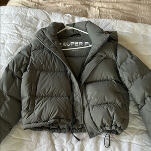 Women's Aritzia Gray Puff puffer crop Jacket Aritzia Size Small